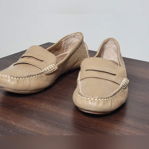 Antonio Melani Tan Leather Loafers Women's Size 10M. - Picture 10 of 11
